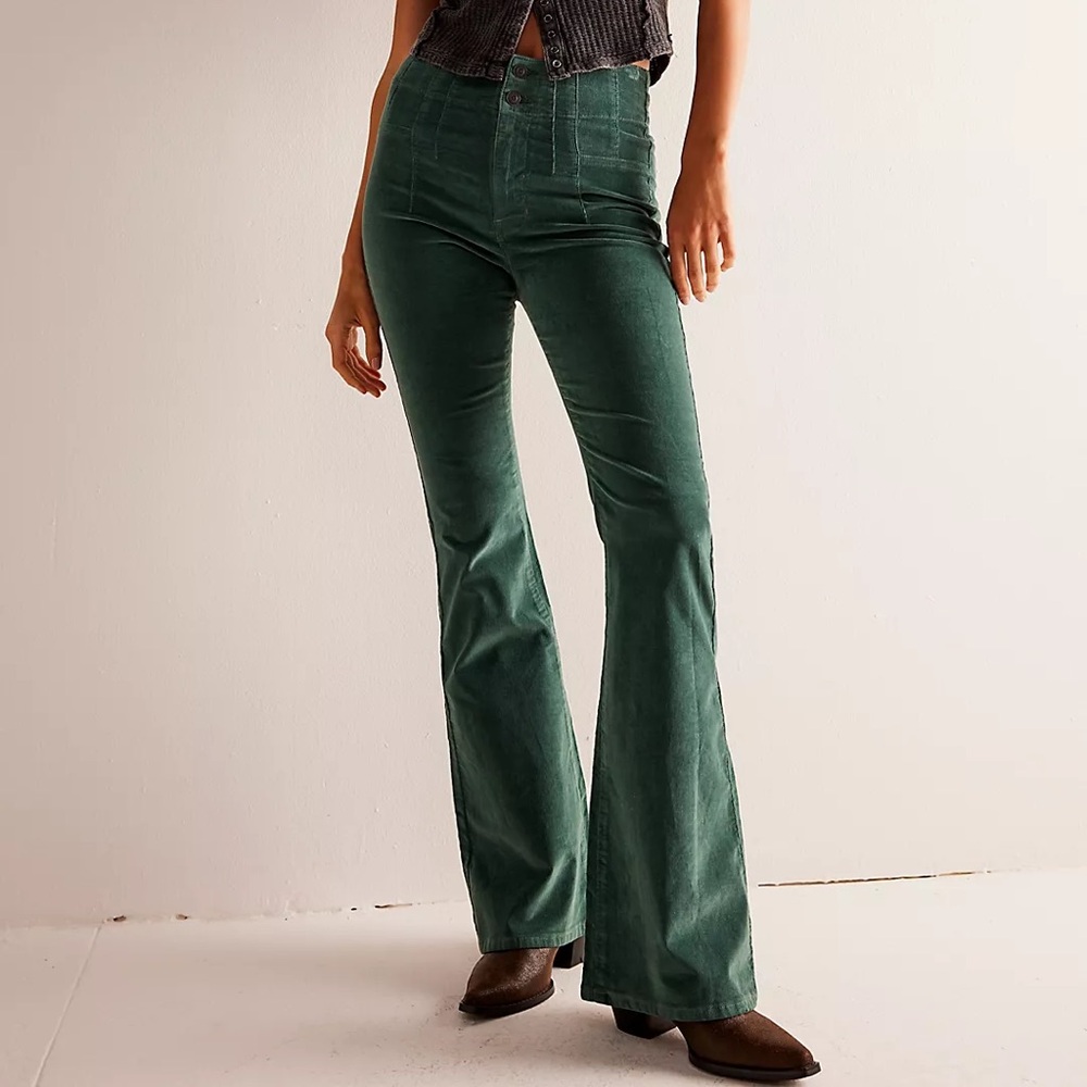 Free People Green Corduroy
Flare Jeans